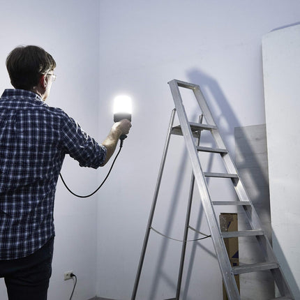 Hand lamp with hook, 5 meter cable, IP54